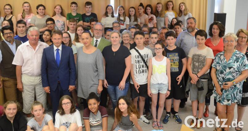 Bürgermeister Jens Meyer hieß Schüler aus Issy-les-Moulineaux willkommen und unterstrich die Bedeutung eines Schüleraustauschs für Europa. Kunz