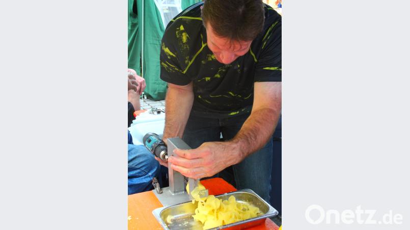 Gefragt sind die Kartoffellocken, deren Produktion ebenfalls verfolgt werden kann. stg