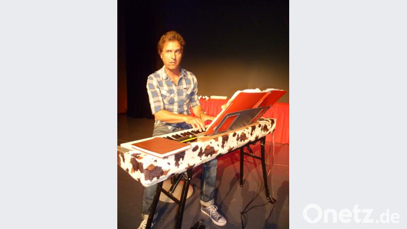 Brachte Stimmung in den Saal: Kabarettist Chris Boettcher. (usc)