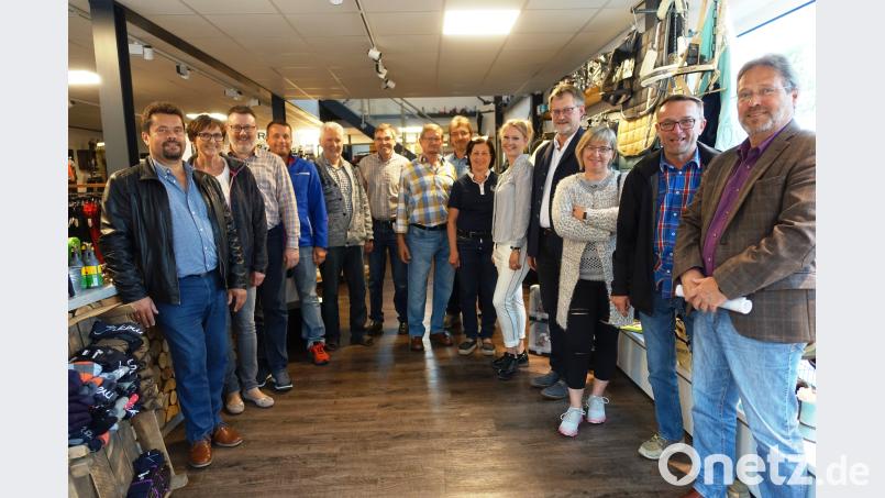 Die Besuchergruppe der SPD Hahnbach mit Vorsitzender Hermine Koch (Zweite von links) sowie  Kerstin Schön und Richard Götz (Fünfte und Vierter von rechts). exb