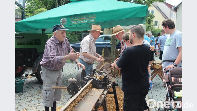 Das alte Handwerk erlebt ein kleines „Revival“ – und die Besucher damit spannende Vorführungen. stg