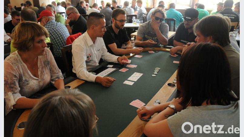 Pokern für guten Zweck. (gf)