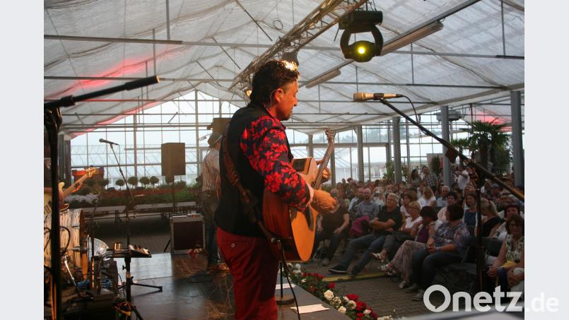 Mediterrane Ausgelassenheit auf der Bühne, gute Laune im gläsernen Konzertsaal: Rauf und runter spielte die Italo-Band „I Dolci Signori“ die einschlägig bekannten Songs aus dem Süden, die das Publikum begeistert mitgesungen hat. Robl, Werner