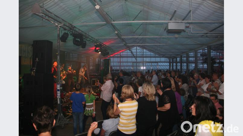 Mediterrane Ausgelassenheit auf der Bühne, gute Laune im gläsernen Konzertsaal: Rauf und runter spielte die Italo-Band „I Dolci Signori“ die einschlägig bekannten Songs aus dem Süden, die das Publikum begeistert mitgesungen hat. Robl, Werne