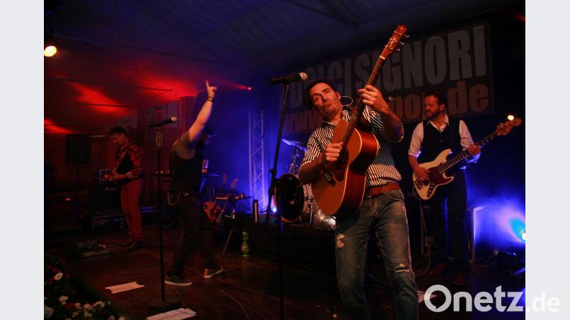 Mediterrane Ausgelassenheit auf der Bühne, gute Laune im gläsernen Konzertsaal: Rauf und runter spielte die Italo-Band „I Dolci Signori“ die einschlägig bekannten Songs aus dem Süden, die das Publikum begeistert mitgesungen hat. Robl, Werner