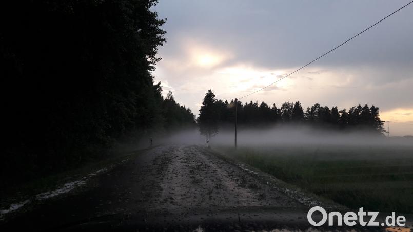 Nach dem Hagel bei Kirchendemenreuth za