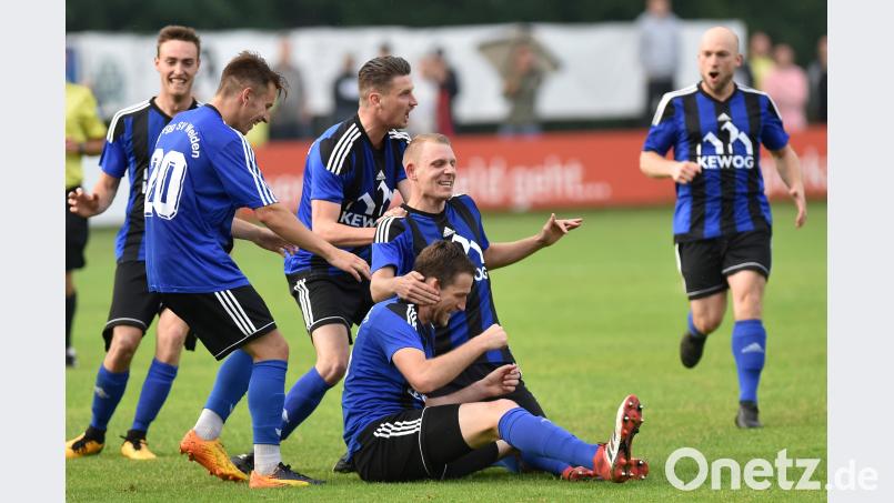 Bayernligaabsteiger SpVgg SV Weiden möchte in der kommenden Saison wieder jubeln. Die Schwarz-Blauen treten wie Nachbar SV Etzenricht und Aufsteiger SpVgg Pfreimd in der Landesliga Mitte an. Alfred Schwarzmeier [AF] (alfred.schwarzmeier@oberpfalzmedien.de)