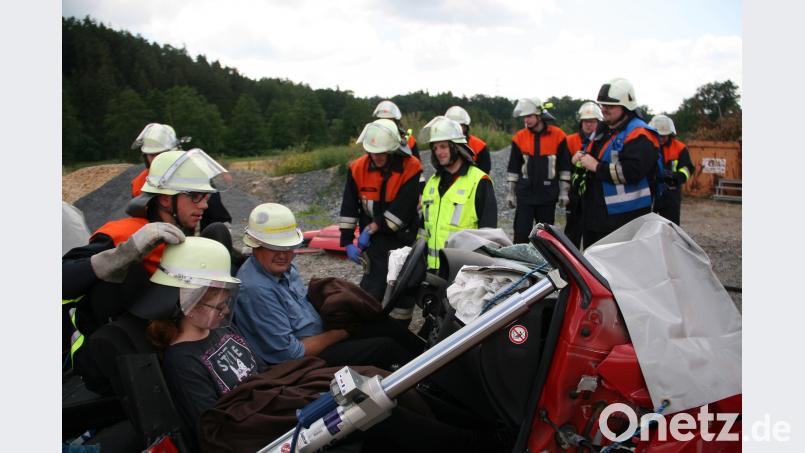 Aufatmen bei den Rettungskräften: Die stets betreuten "Unfallopfer" sind wohlauf. wro