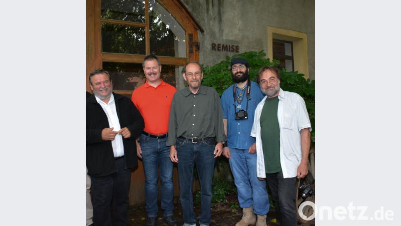 Ein interessanter Heimatabend wurde den Besuchern der Remise geboten. Das Bild zeigt von links: Harald Grill, Bernhard Werner, Klaus Pöhler, Tamer Al Shawan und Franz Grundler. eya