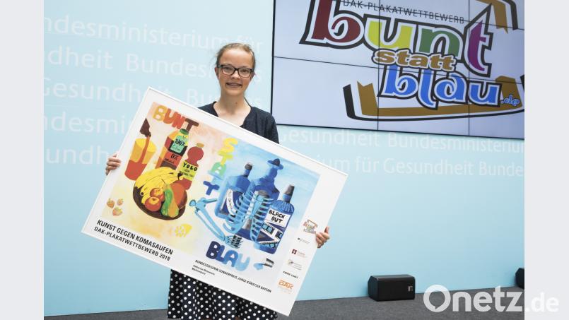 Nach dem Erfolg auf Landesebene folgte für  Katharina Wesemann (Bild)  am Dienstag   der Bundespreis im   Plakatwettbewerb &quot;bunt statt blau&quot;. exb/DAK-Gesundheit/Hahn