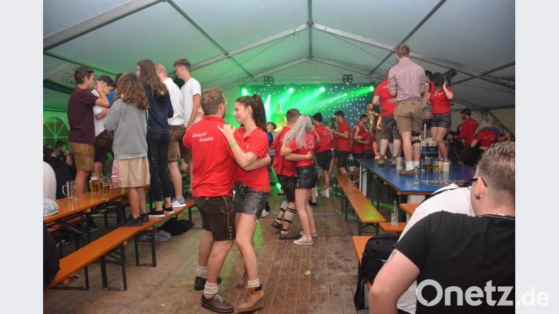 Die &quot;Breznsalzer&quot; trafen genau den Geschmack der Gäste im Festzelt. Bild: eya