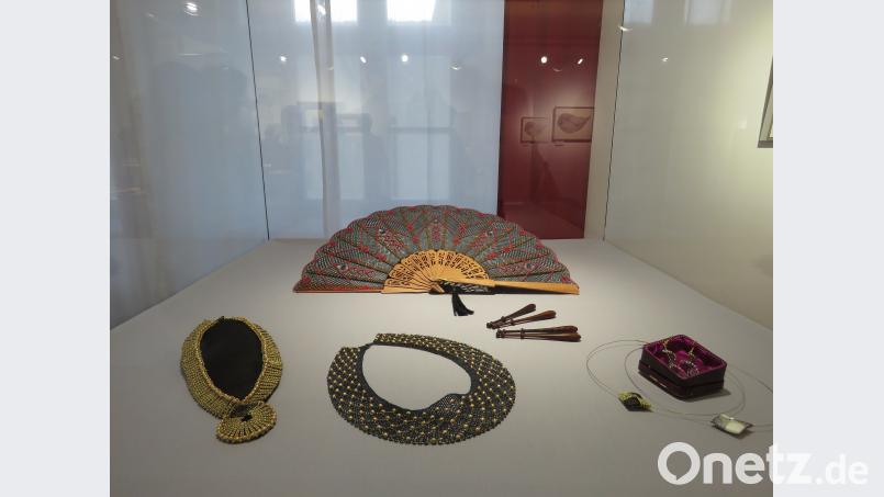 In den Vitrinen können exquisite Meisterwerke von Sabine Heibl bewundert werden. ubb