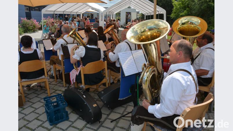 Die Stadtkapelle Mitterteich spielte zünftig auf Rosner, Josef