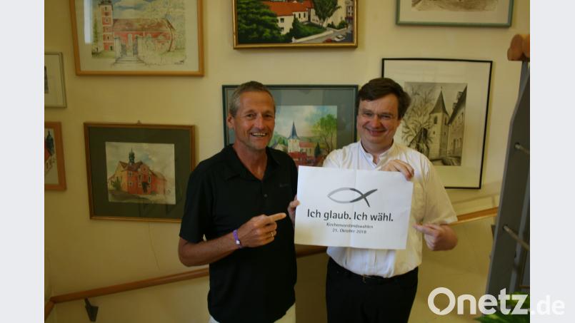 "Ich glaub. Ich wähl." Deshalb laden Stadtpfarrer Dr. Roland Kurz (rechts) und Pfarrer Uwe Markert (links) interessierte und engagierte Gemeindeglieder ein zu kandidieren. COG