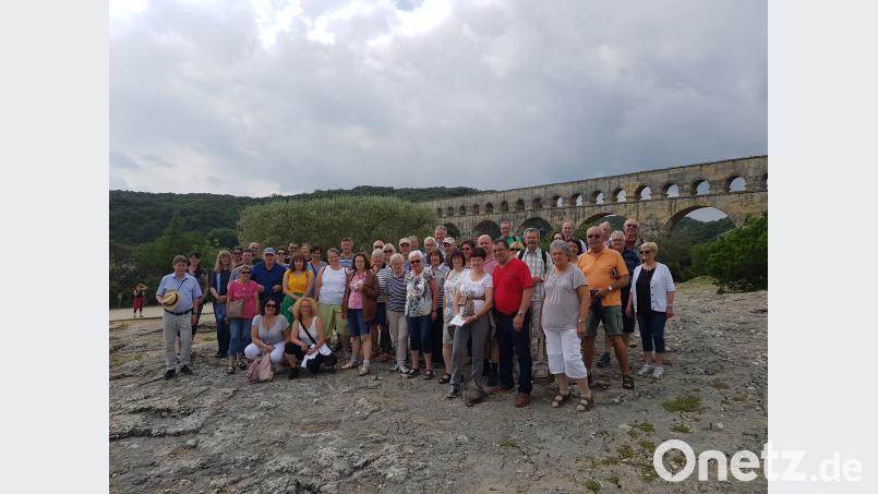 Die Teilnehmer der Studienfahrt nach Südfrankreich stellten sich zum Erinnerungsfoto auf. exb