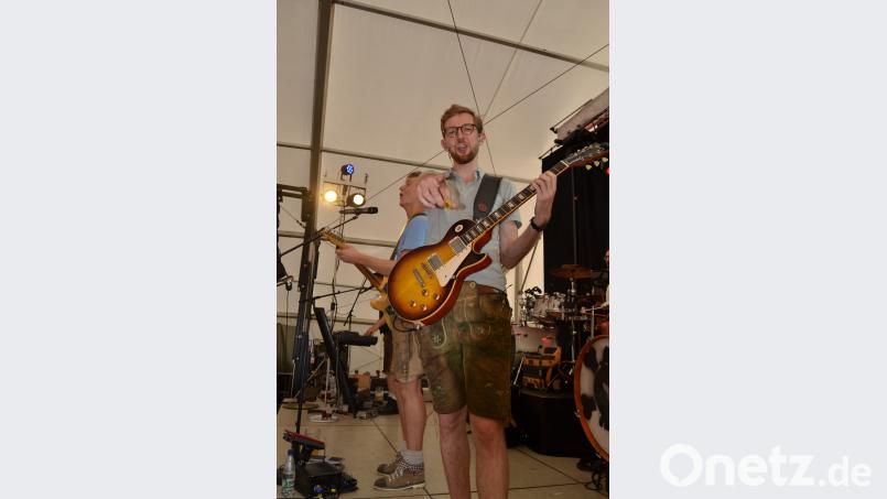 Den Festbesuchern am Sonntag zeigen die  „Stoapfälzer Spitzbuam“, wo es langgeht. mez