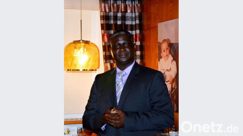 Vincent W. Wanji kennt sich aus mit einer besonders häufig vorkommenden Krebsart: dem Darmkrebs. Er ist Chefarzt der gastroenterologischen Abteilung des St.-Anna-Krankenhauses in Sulzbach-Rosenberg und erläutert in seinem Vortrag in Edelsfeld die Krankheit, die Symptome und vorbeugende Maßnahmen. aja