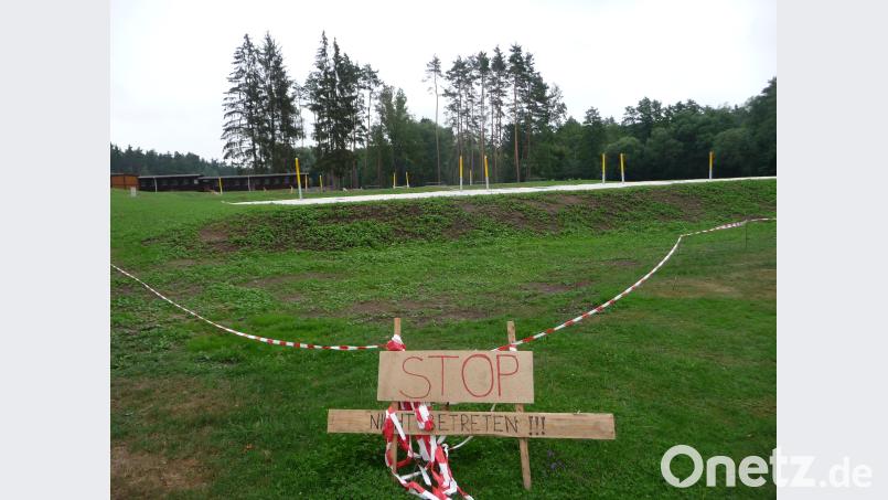 Soll bis zum Wochenende im Schätzlerbad benutzbar sein: Die Beachvolleyballanlage des Turnerbundes. Kunz, Helmut