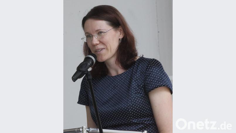 Inga Tschirch weist auf das Problem der „Karrierefrauen“ hin, Beruf und Familie zu vereinbaren. Hirsch (RHI), Rudolf [RHI] (<a href=