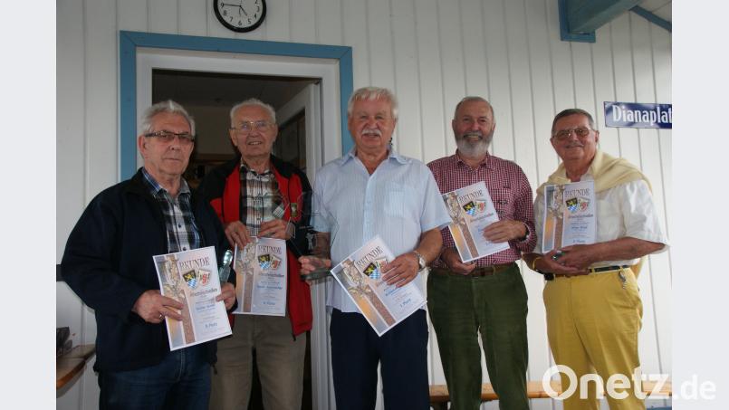 Die Ringbesten bei den Senioren V (von links): Walter Graml (1754), Xaver Auerbacher (1773), Waldemar Pirner (1792), Klaus Hahn (1773), Anton Weigl (1774). DOP