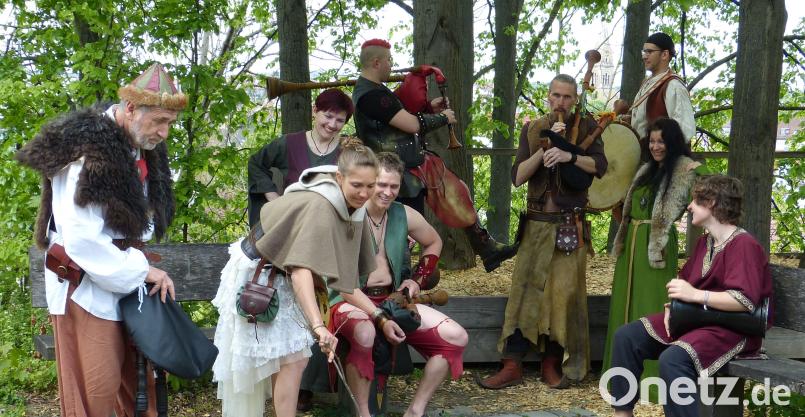 Seit 25 Jahren gibt es die Gruppe „Amici Musicae Antiquae“. In der aktuellen Formation sind das von links: Alois Meindl, Petra Rothemund, Laura Hübsch, Sebastian Meindl (sitzend), Noah Lugert, Markus Lang, Höcht Dominik, Michaela Hoffmann und Jakob Hoffmann. awo