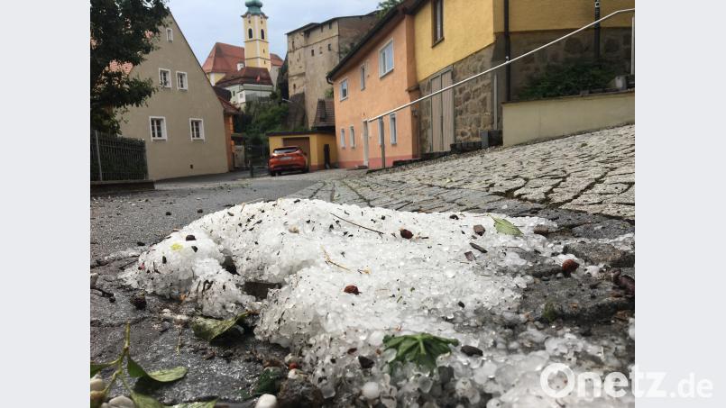 Hagelkörner in Neustadt/WN. Gabi Schönberger