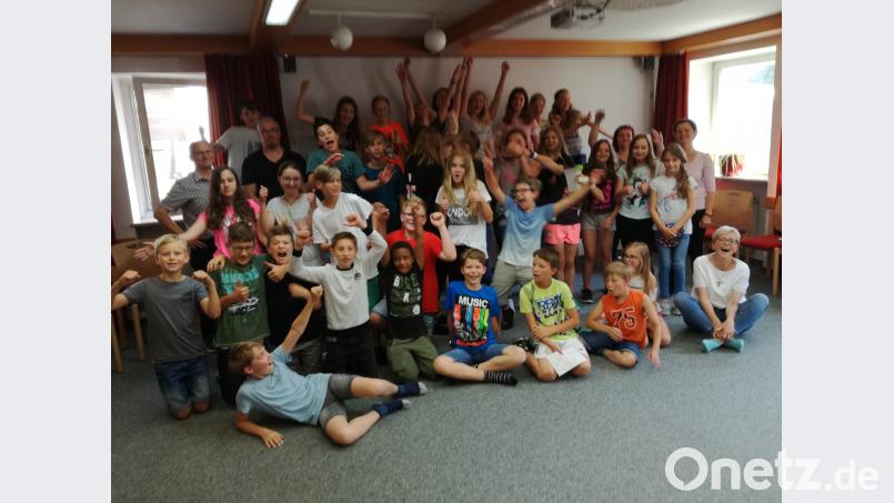 37 Firmlinge aus Friedenfels und Fuchsmühl waren ein Wochenende im Jugendbildungshaus Ensdorf. exb