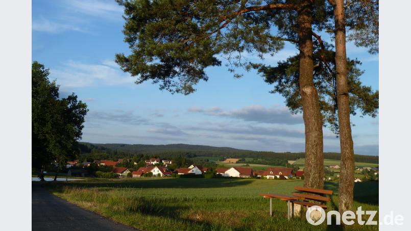 Idylle mit Fernblick am Waldfrieden in Teunz. ptr