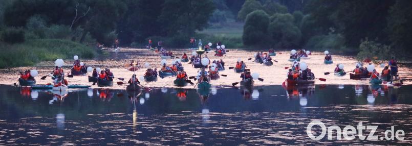 Rund 40 Boote, Kanus und Stand-Paddler  beteiligten sich an der ersten Wallfahrt auf der Naab von Pfreimd nach Nabburg. ggö