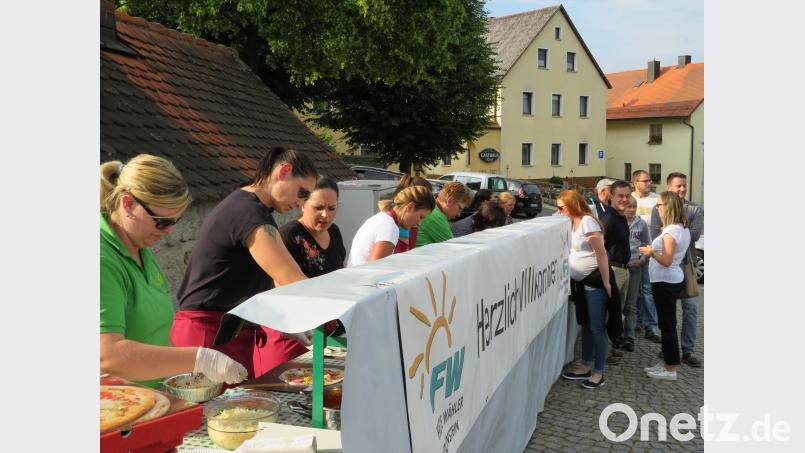 Erst anstellen, dann bestellen. Jede Pizza wird frisch hergerichtet. Adam, Johann [ADJ] (joad-abr-nt@t-online.de)