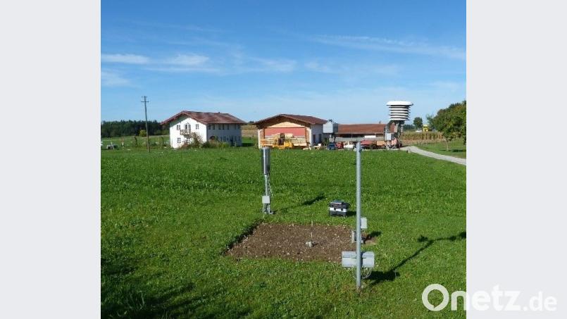 Diese nebenamtliche Wetterstation des Deutschen Wetterdienstes in Amerang ist vergleichbar mit der geplanten Station. DWD/Thomas Hirchert