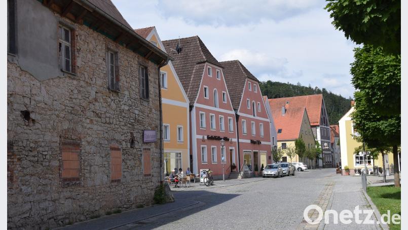 Die Leerstände von Wohnhäusern und ein barrierefreier Markt sind künftige Themen im Marktgemeinderat. Im Finanzplanung 2017 bis 2021 sind erste Ansätze zu finden. Böhm, Paul [BÖ]