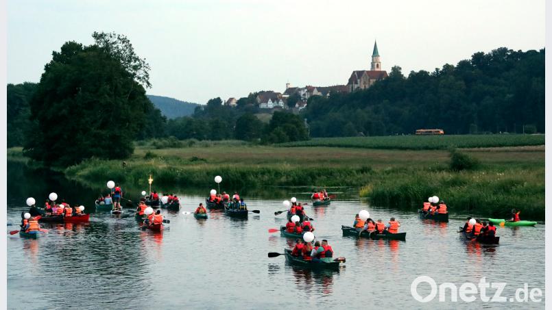 Rund 40 Boote, Kanus und Stand-Paddler  beteiligten sich an der ersten Wallfahrt auf der Naab von Pfreimd nach Nabburg. ggö