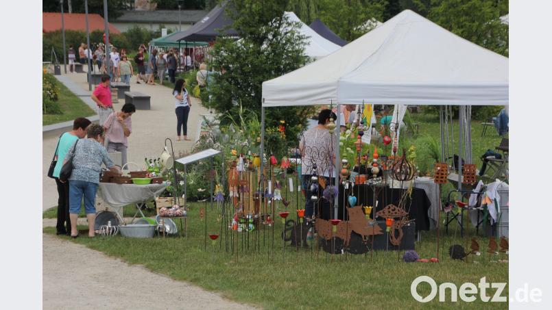 Zahlreiche Aussteller präsentierten sich bei den Tirschenreuther Gartentagen im Fischhofpark. kro