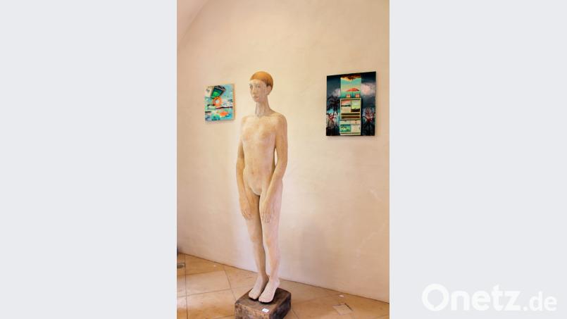 Taras Tochter ist 184 Zentimeter groß und schmückt neben Werken von Tessa Wolkersdorf die neue Galerie. Dagmar Williamson