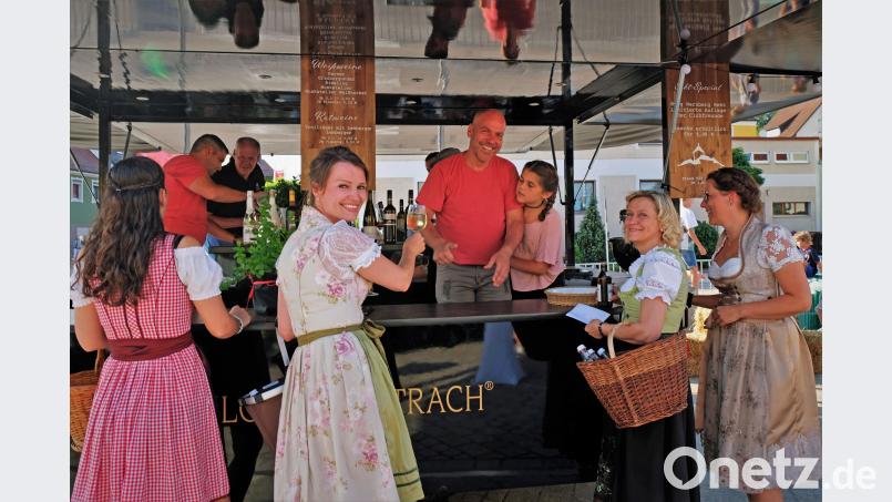 An der Weinbar herrschte großer Andrang. Toni Wild