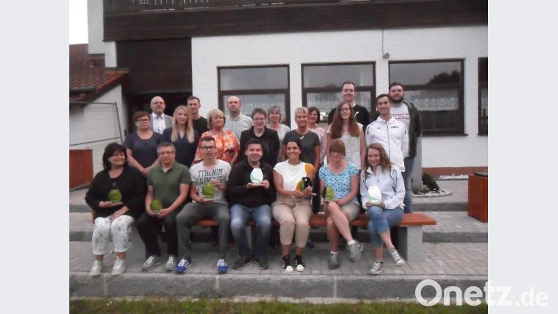 Die Aktiven der ersten Mannschaft sind stolz auf ihr Leistungsvermögen. Unser Bild zeigt die Aktiven der einzelnen Mannschaften nach der Siegerehrung. gsr