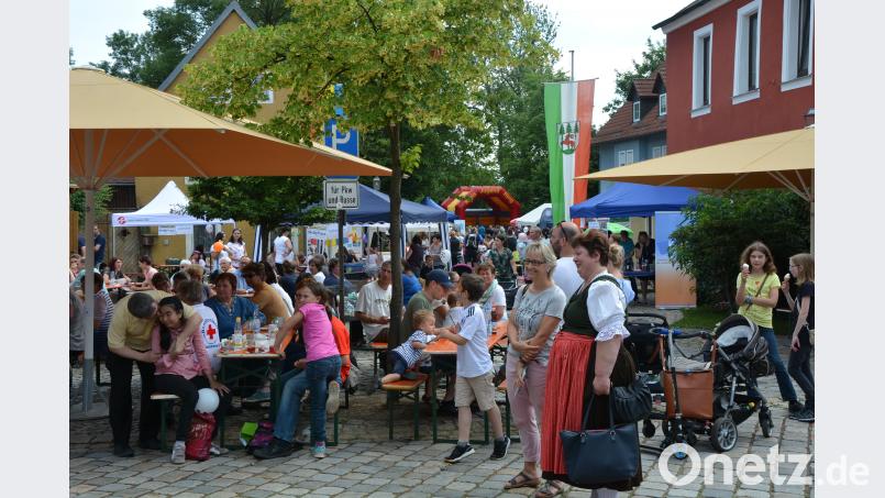 Der Therese-Neumann-Platz bildet  die Bühne für ein Fest der Kinder und Jugend. jr