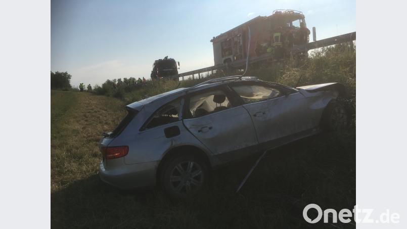 Wer hat diesen Audi in den Graben gefahren?  Diese Frage beschäftigt die Polizei. beg