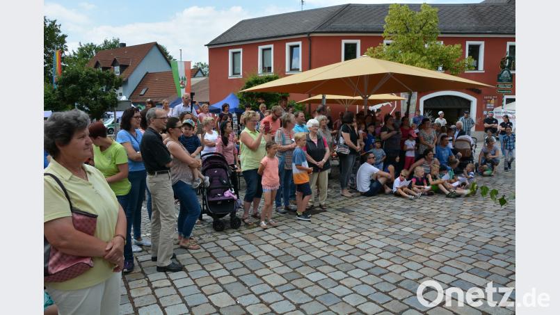 Der Therese-Neumann-Platz bildet eine tolle Kulisse für den 19. Kreisjugend- und Familientag. jr