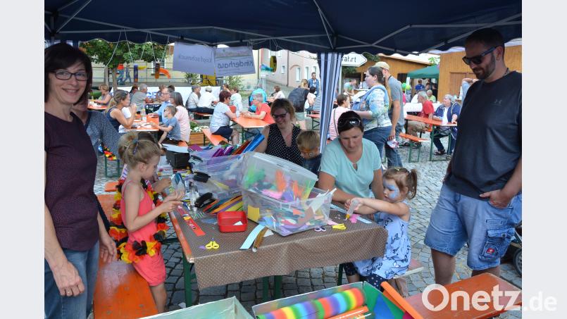 Gleich mit drei Ständen ist das Konnersreuther Kinderhaus  dabei. jr