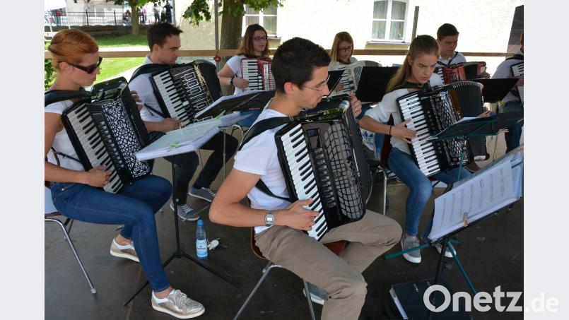 Das Akkordeonorchester der Kreismusikschule jr