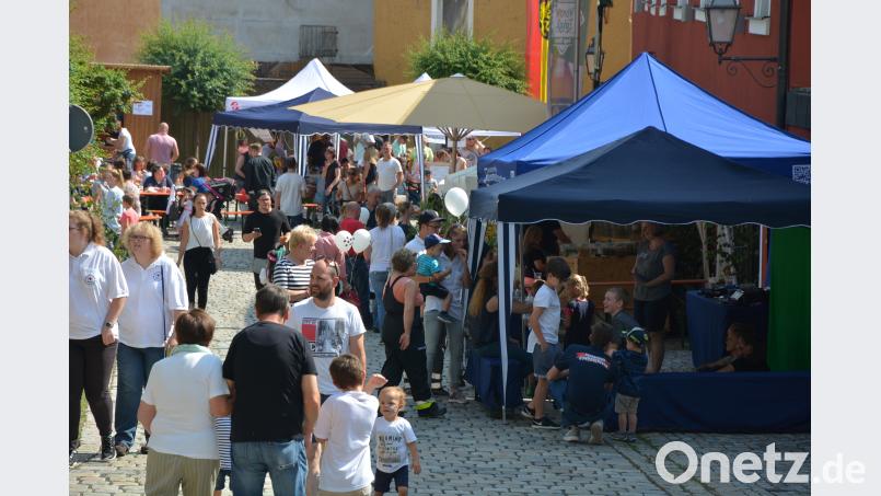 Der Therese-Neumann-Platz bildet die Bühne für ein Fest der Kinder und Jugend. jr