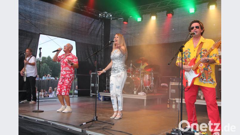 Die Saragossa-Band liefert beste Unterhaltung im Fischhofpark. kro