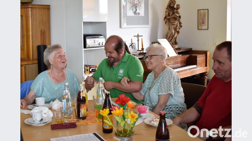 Für seine Schützlinge bei der Caritas-Tagespflege "Arche" hat Robert Heldmann immer ein offenes Ohr. rgr