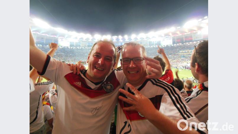 Vor vier Jahren nach dem Schlusspfiff in Rio: André  Heindl (links) jubelt mit seinem Freund Stefan Sailer über den WM-Titel. exb
