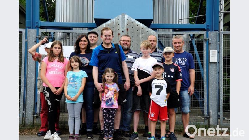 Funken auf dem Eisberg bei den Funkamateuren macht Kindern und ihren Eltern große Freude. gi
