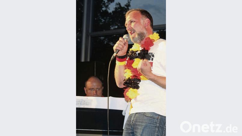 Jogi Kaiser (stehend) und Philipp Riedel begeisterten bei der jüngsten “Luisenburg Late Night”. Holger Stiegler