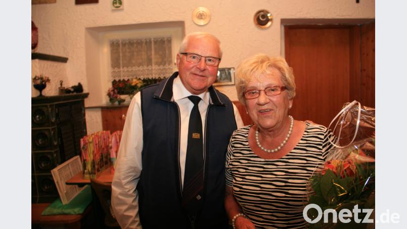 Am Festabend waren gleich zwei Geburtstage zu feiern. Während der Verein auf 50 Jahre Vereinsgeschichte zurückblicken konnte, feierte Ida Amann ihren Achtzigsten. wro