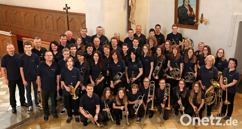 Der Posaunenchor feiert sein 60-jähriges Bestehen mit einem Bläserfest und einem Standkonzert. le
